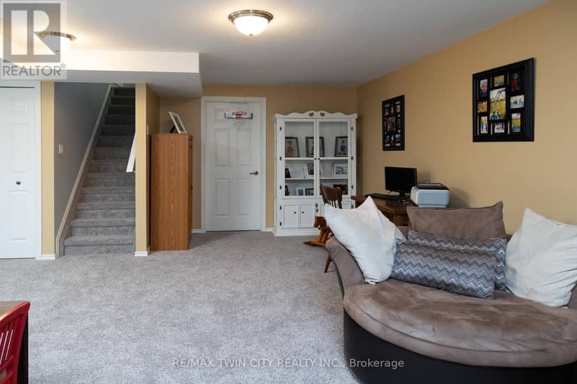 6 - 5 Yin Street — photo 16 of 19