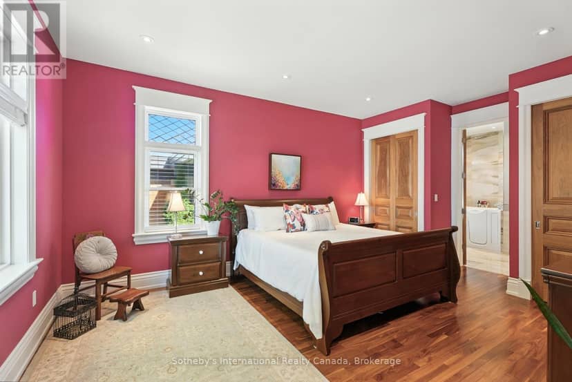 153 Creighton Street S — photo 23 of 40