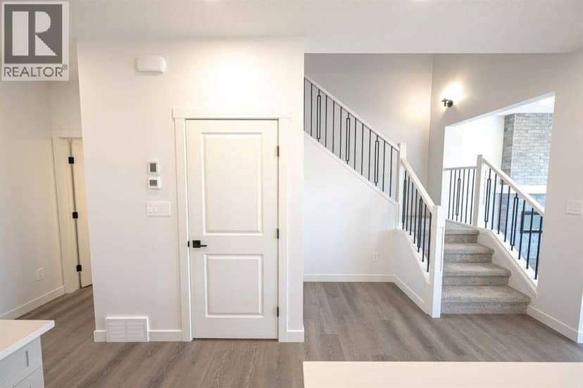 8617 128 Avenue — photo 17 of 40
