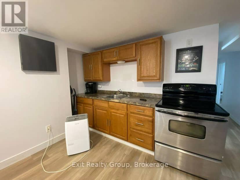 130 Peterson Street — photo 35 of 40