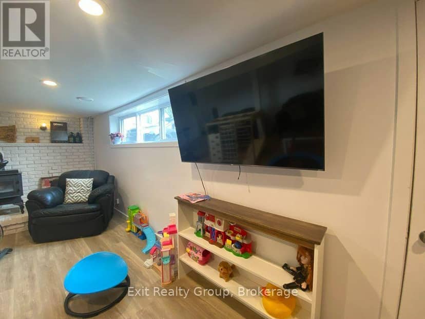 130 Peterson Street — photo 36 of 40