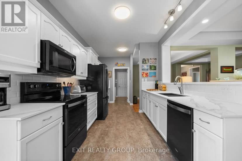 12 Aletha Drive — photo 20 of 40