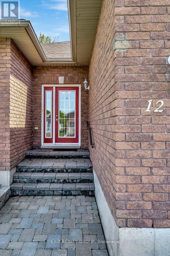 12 Aletha Drive, Prince Edward County, photo 4