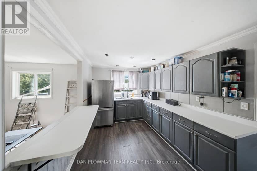 387 Albert Street — photo 13 of 40