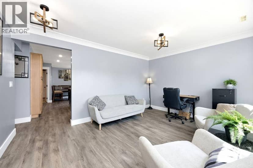 1048 Woodsworth Road, Gibsons, photo 6