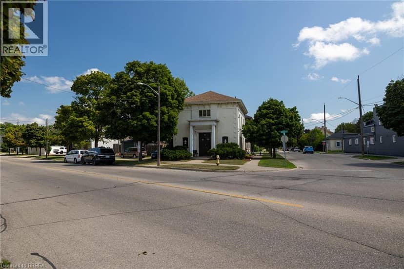 99 WEST Street, Brantford, photo 2