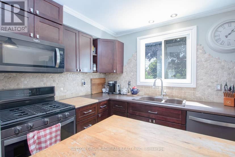 59 Breckenridge Crescent — photo 11 of 36