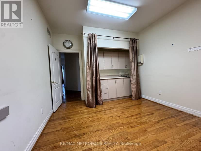 416 Elgin Mills Road W — photo 5 of 17