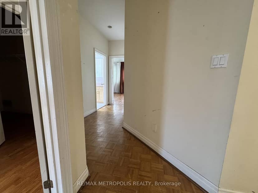 416 Elgin Mills Road W — photo 6 of 17