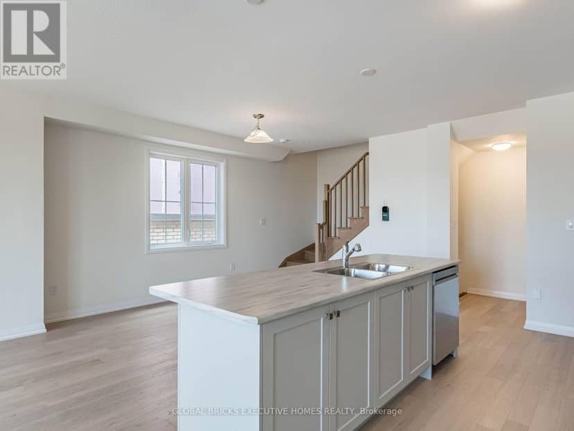 13 Central Market Drive — photo 10 of 34