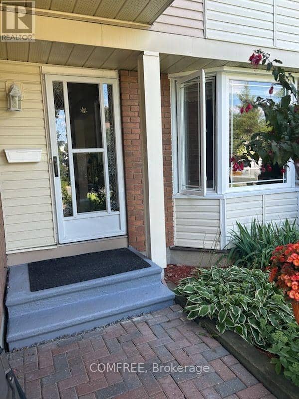56 Fieldgate Drive, Ottawa, photo 2