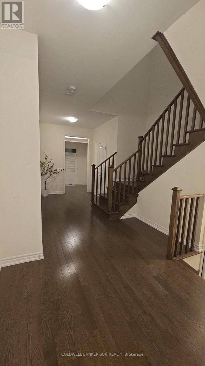 36 Bavenden Crescent — photo 12 of 35