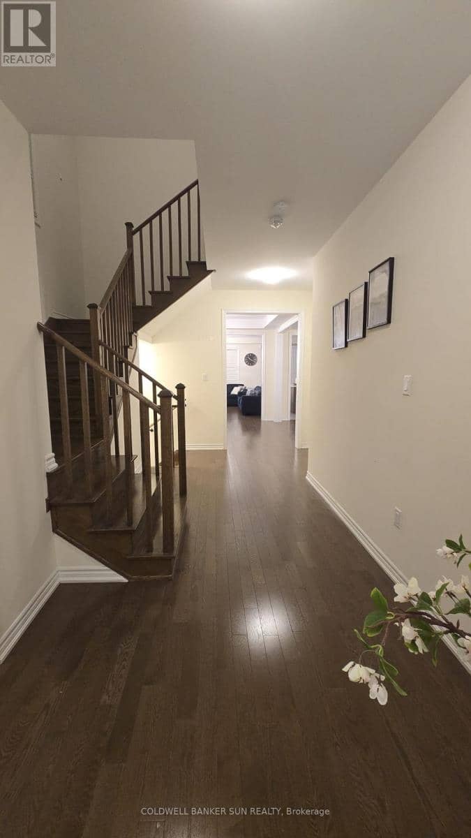 36 Bavenden Crescent — photo 15 of 35