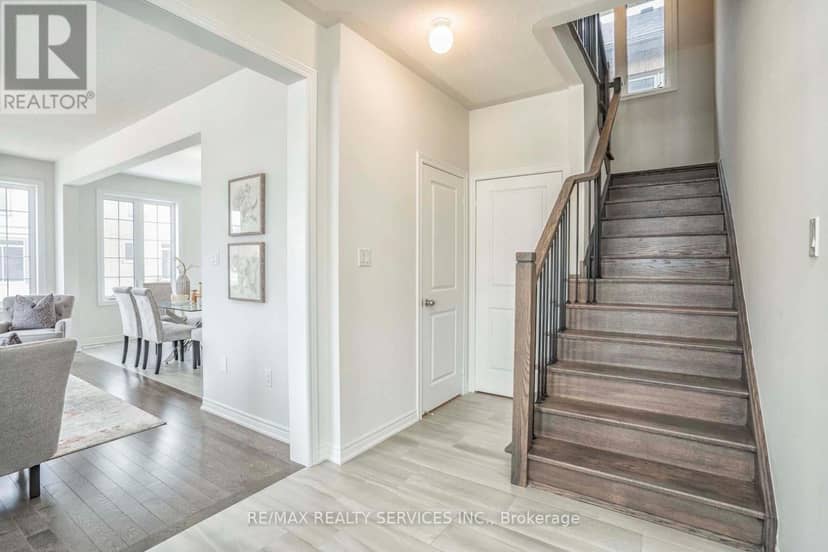 525 Red Elm Road — photo 18 of 34