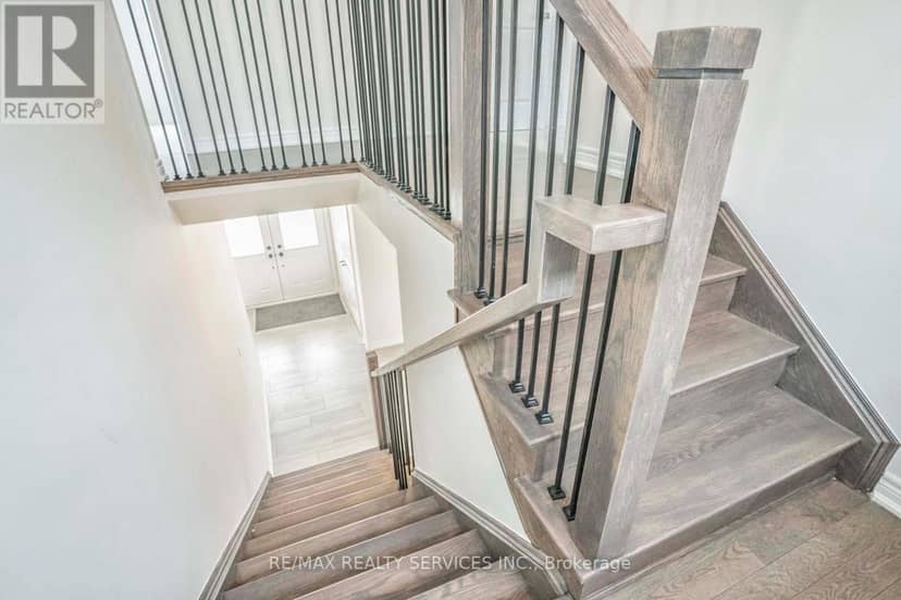 525 Red Elm Road — photo 19 of 34