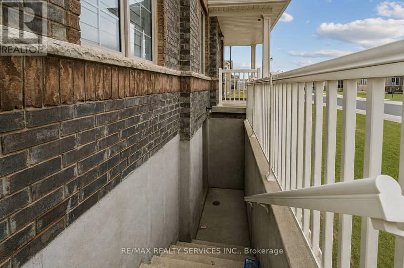 525 Red Elm Road — photo 31 of 34