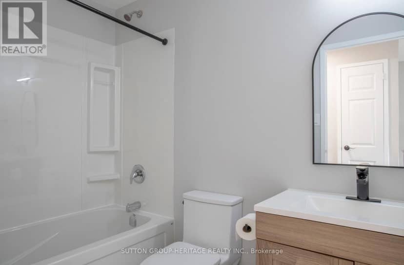 301 - 936 Glen Street — photo 17 of 26
