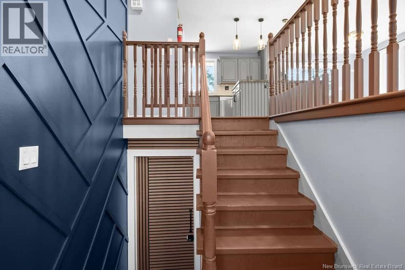 402 Marguerite Street — photo 7 of 40