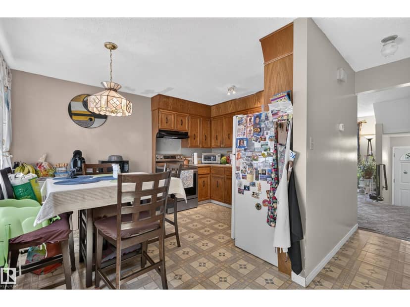 18247 93 AV NW — photo 15 of 38