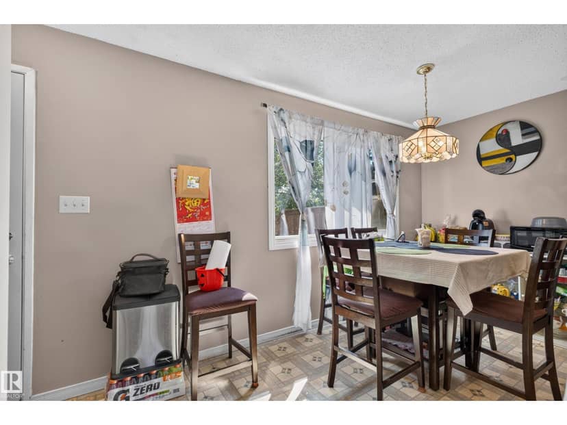 18247 93 AV NW — photo 16 of 38