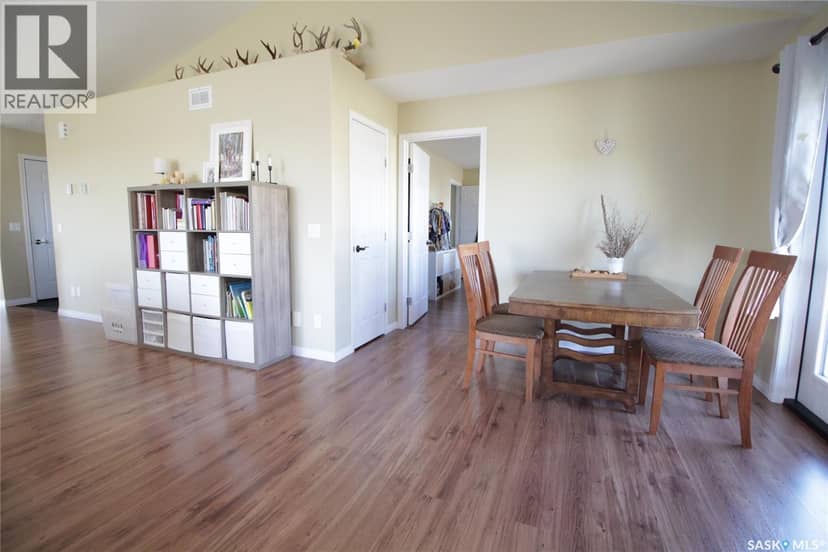 113 Robertson STREET — photo 10 of 22