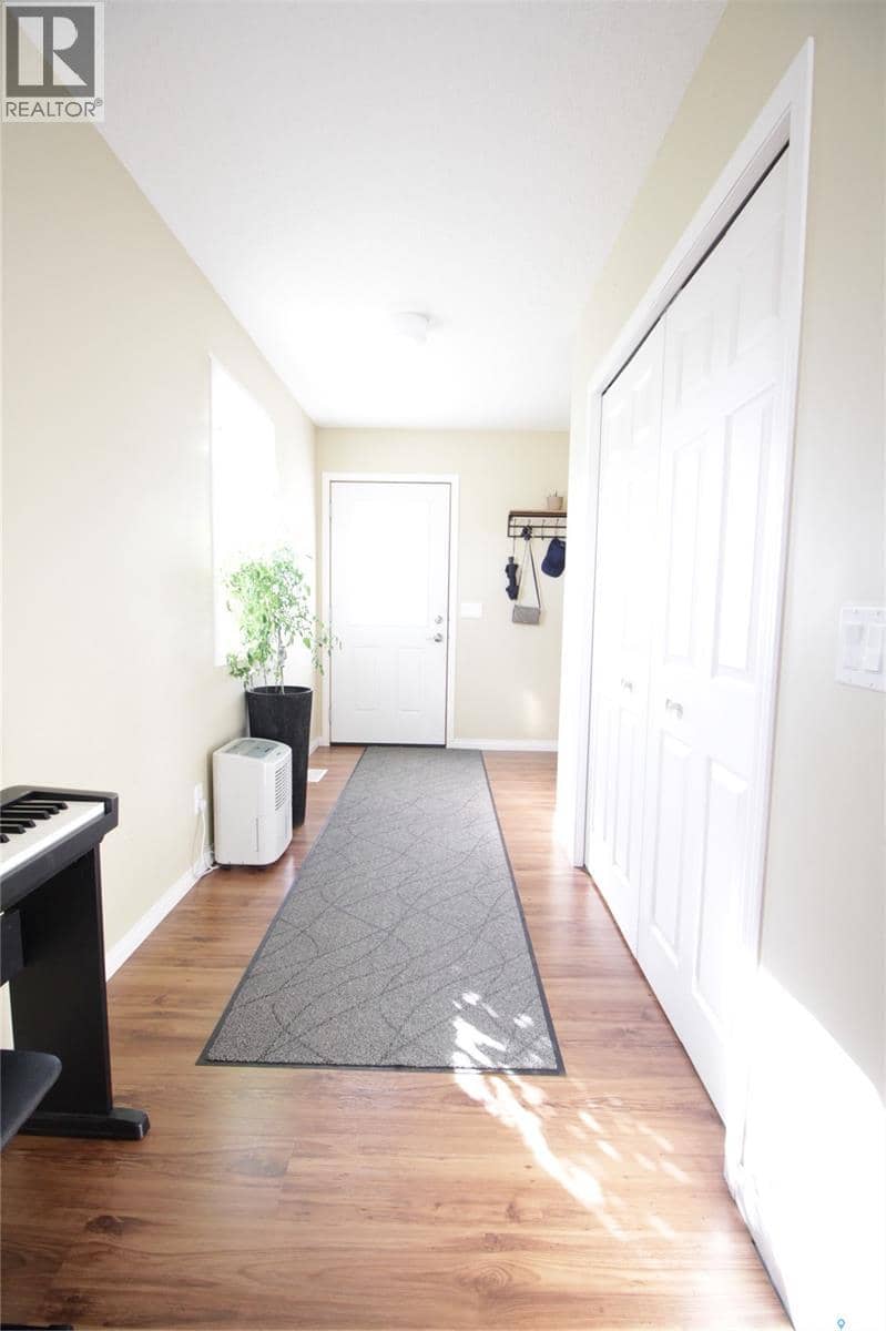 113 Robertson STREET — photo 2 of 22