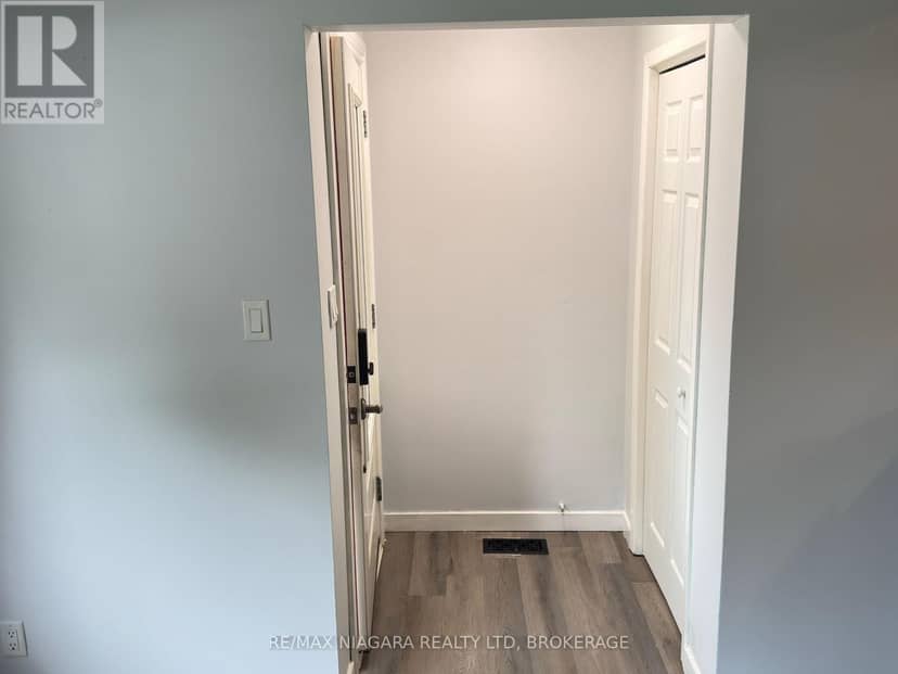 8 Lakehurst Drive — photo 2 of 22