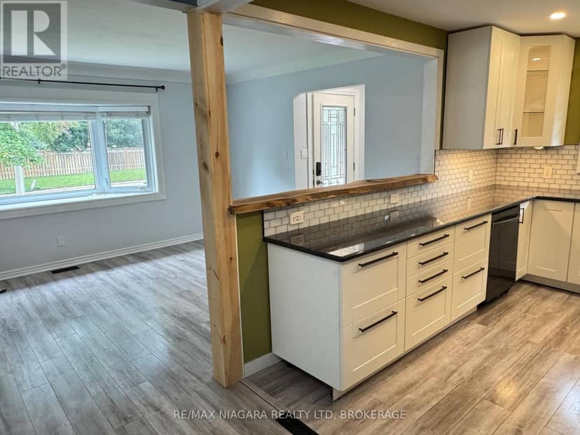8 Lakehurst Drive — photo 3 of 22
