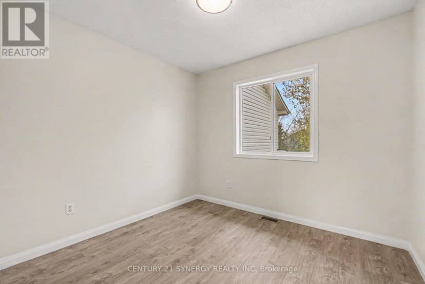 54 Meadowcroft Crescent — photo 25 of 39