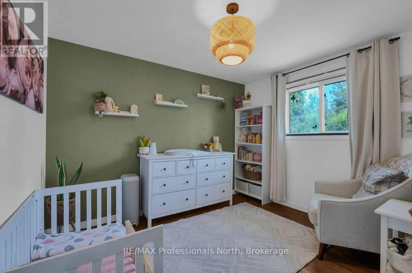 7 Greenwood Crescent — photo 33 of 40