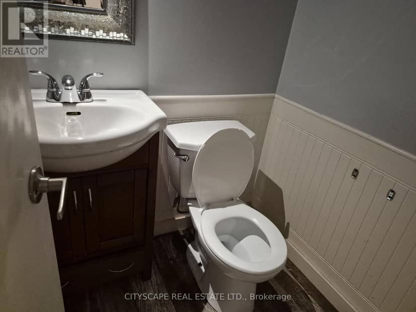 8 - 850 Berkshire Drive — photo 27 of 37