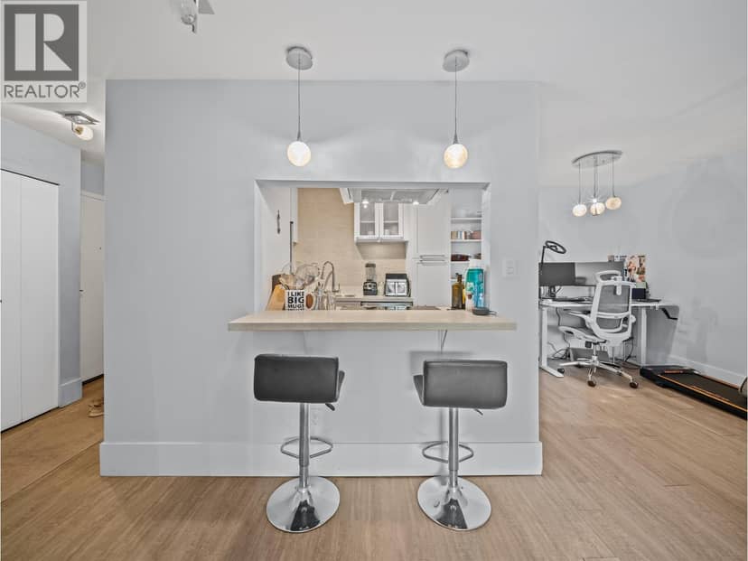 210 141 W 13TH STREET, North Vancouver, photo 8