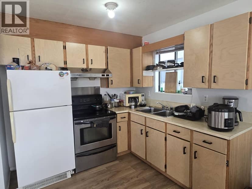 7405 4TH STREET, Burnaby, photo 3