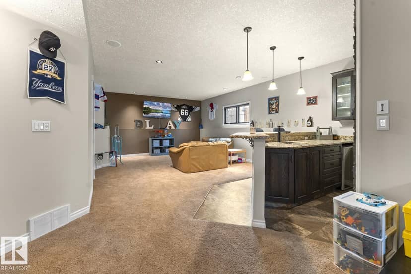 2303 2 AV — photo 27 of 40