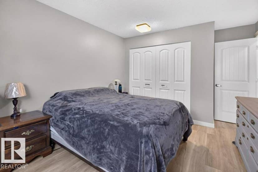 4624 36 AV NW — photo 15 of 40