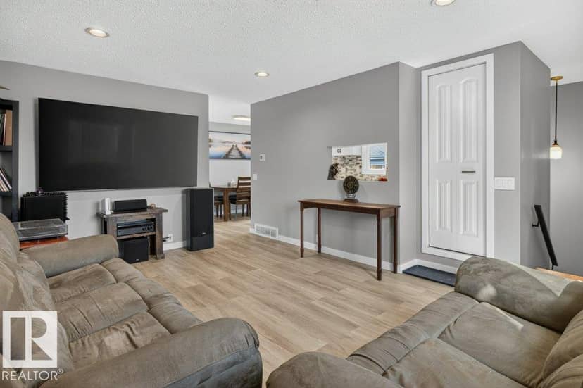 4624 36 AV NW, Edmonton, photo 3