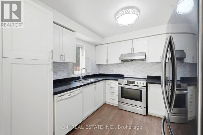 366 Marshall Crescent — photo 14 of 40