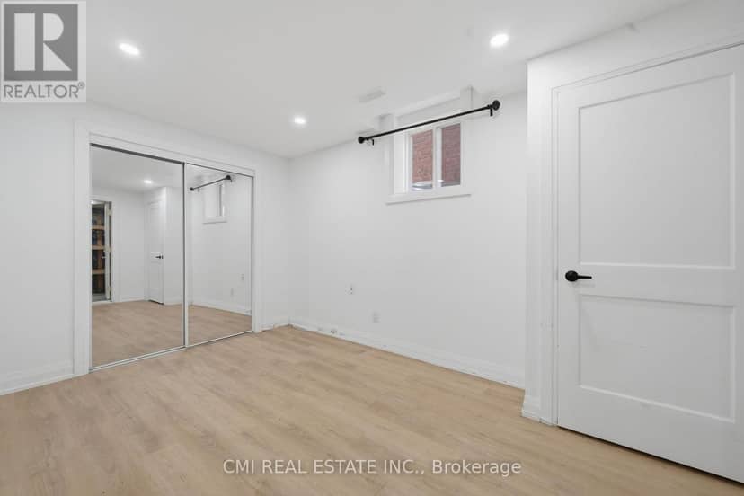 366 Marshall Crescent — photo 34 of 40