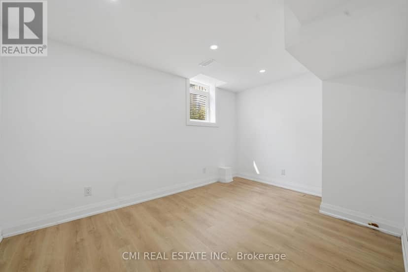 366 Marshall Crescent — photo 37 of 40