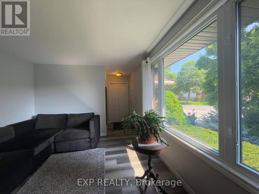82 Lacey Crescent — photo 6 of 32