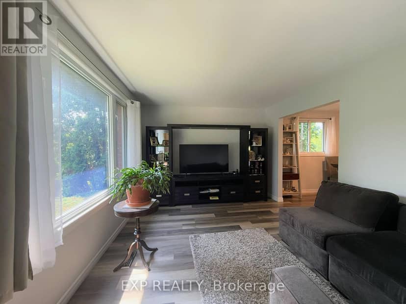 82 Lacey Crescent — photo 7 of 32
