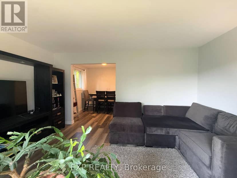 82 Lacey Crescent — photo 8 of 32