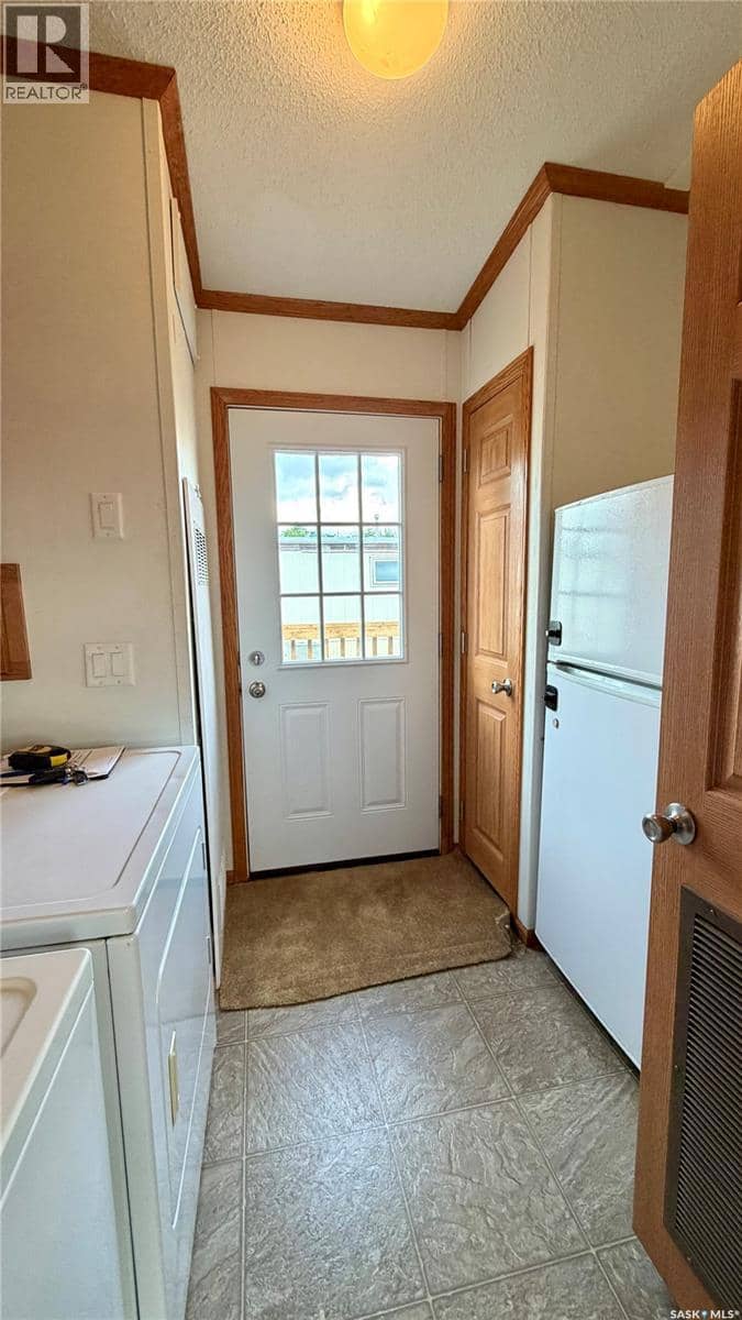 431 Park AVENUE — photo 11 of 40