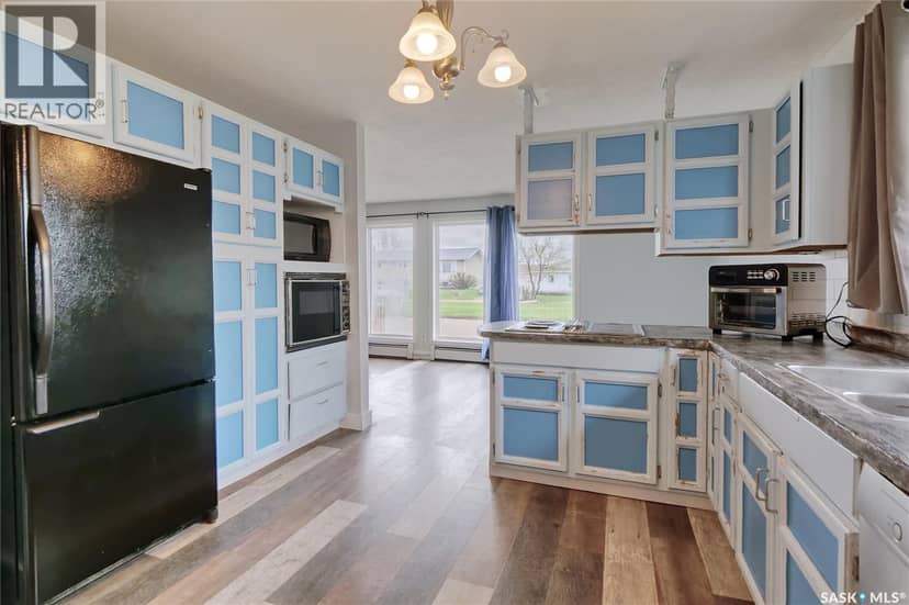 333 Dominion BAY, Central Butte, photo 6