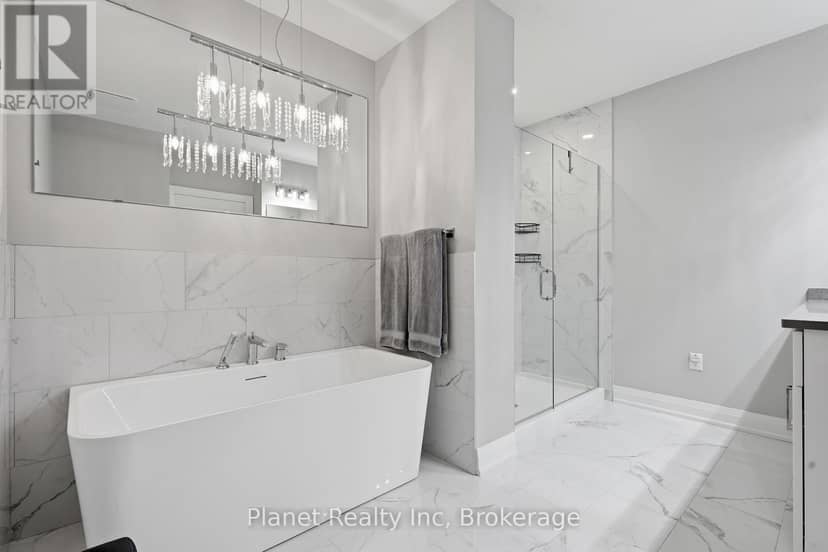 1305 - 71 Wyndham Street S — photo 18 of 40