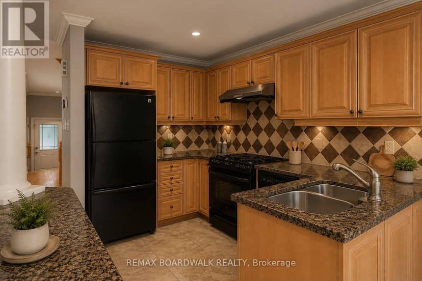 561 Aquaview Drive — photo 11 of 32