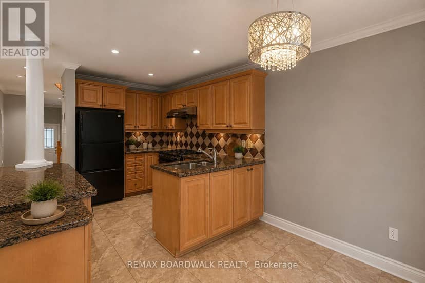 561 Aquaview Drive — photo 12 of 32