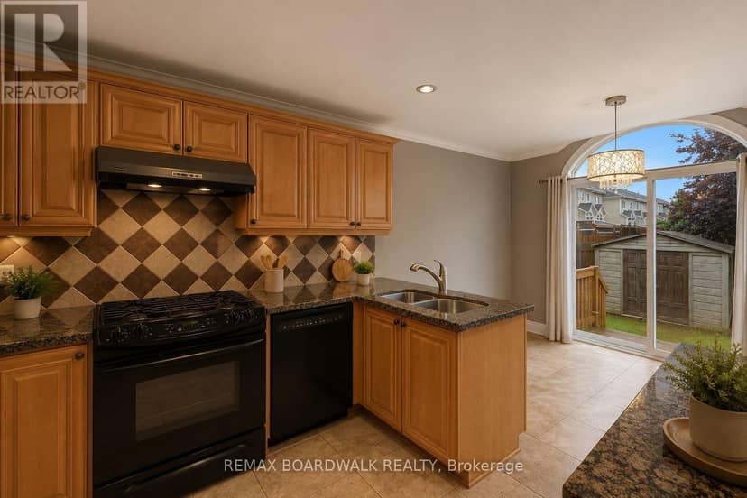 561 Aquaview Drive — photo 15 of 32
