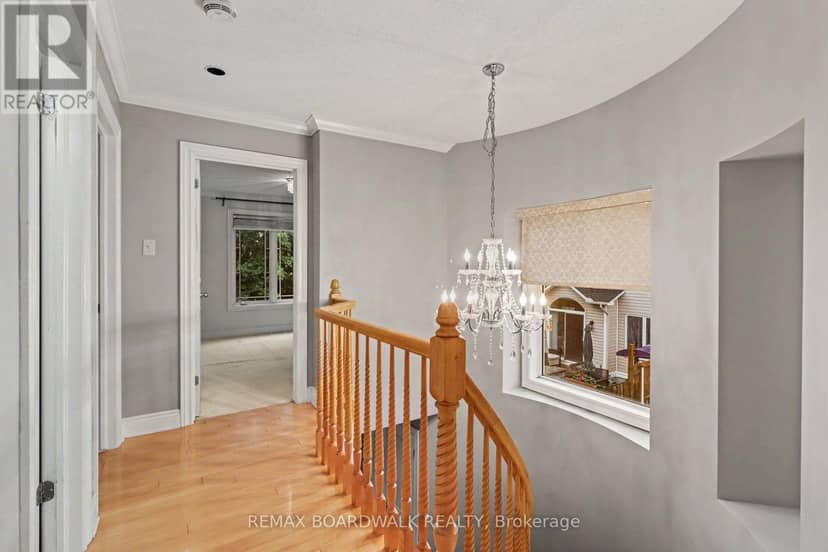 561 Aquaview Drive — photo 18 of 32