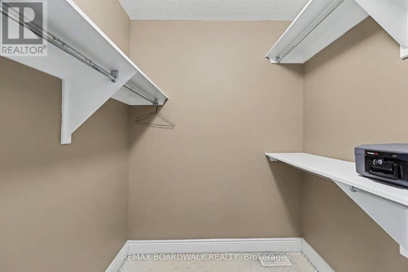 561 Aquaview Drive — photo 21 of 32